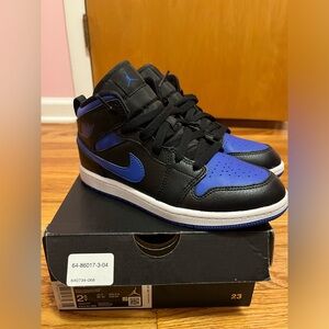 JORDAN 1 MID (PS)
BLACK/HYPER ROYAL-WHITE